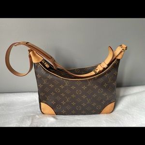 Authentic Louis Vuitton Boulogne.